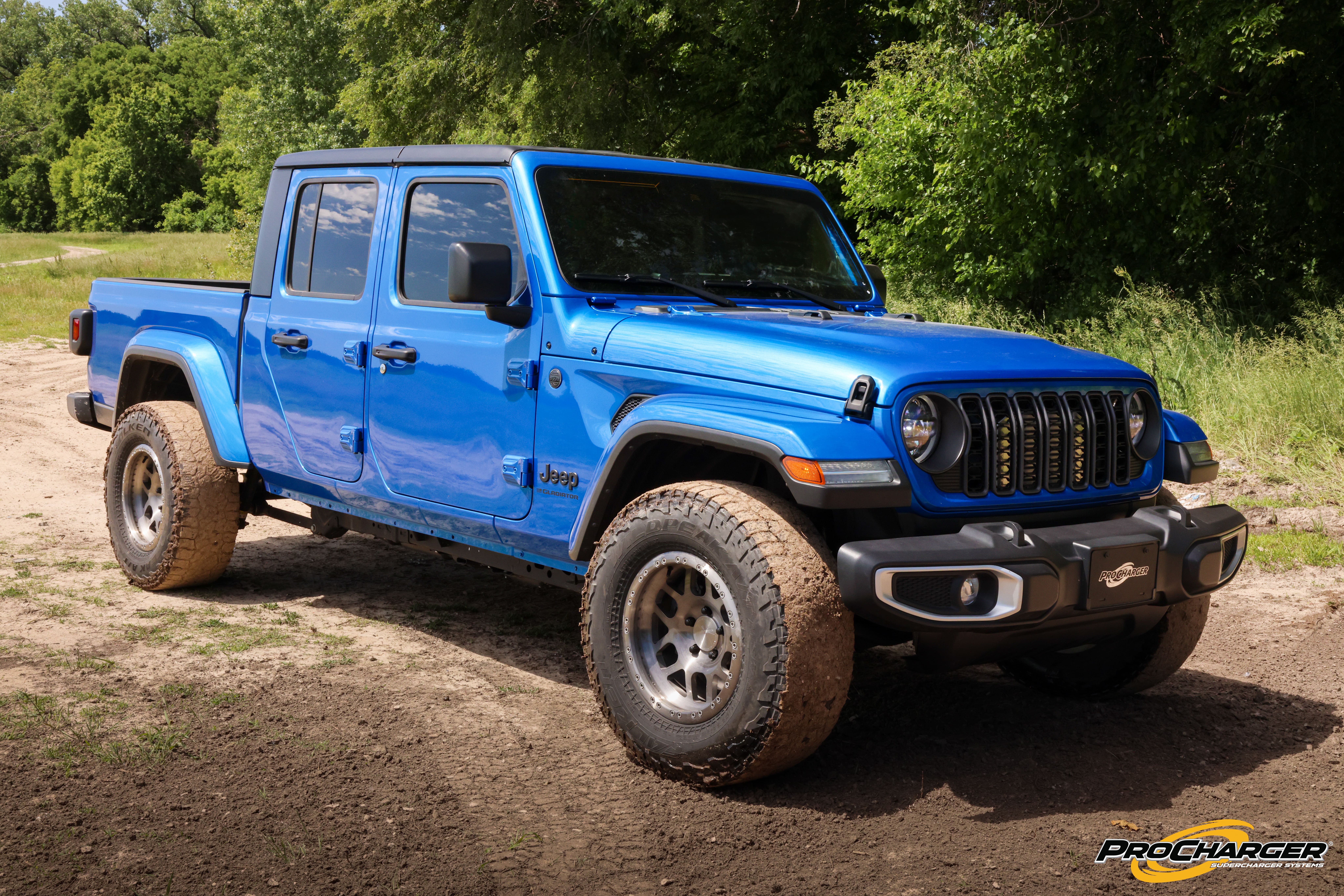 Jeep Gladiator on trail