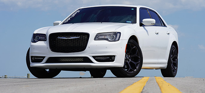 Chrysler 300 HEMI V8 supercharger kit
